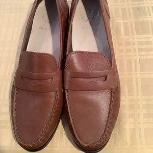 Ladies Cole Haan AA narrow cognac pinch loafers